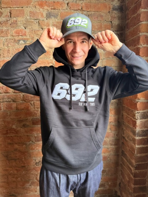 Bluza Kangurka z Kapturem Bawełna Czarna Duzers 692 HAFT